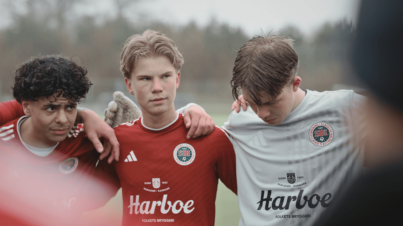 Slagelse Future-spillere med armene om hinanden